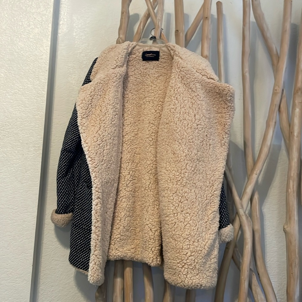 Very cozy and soft oversized coat.brand is sweet train. - Picture 4 of 6